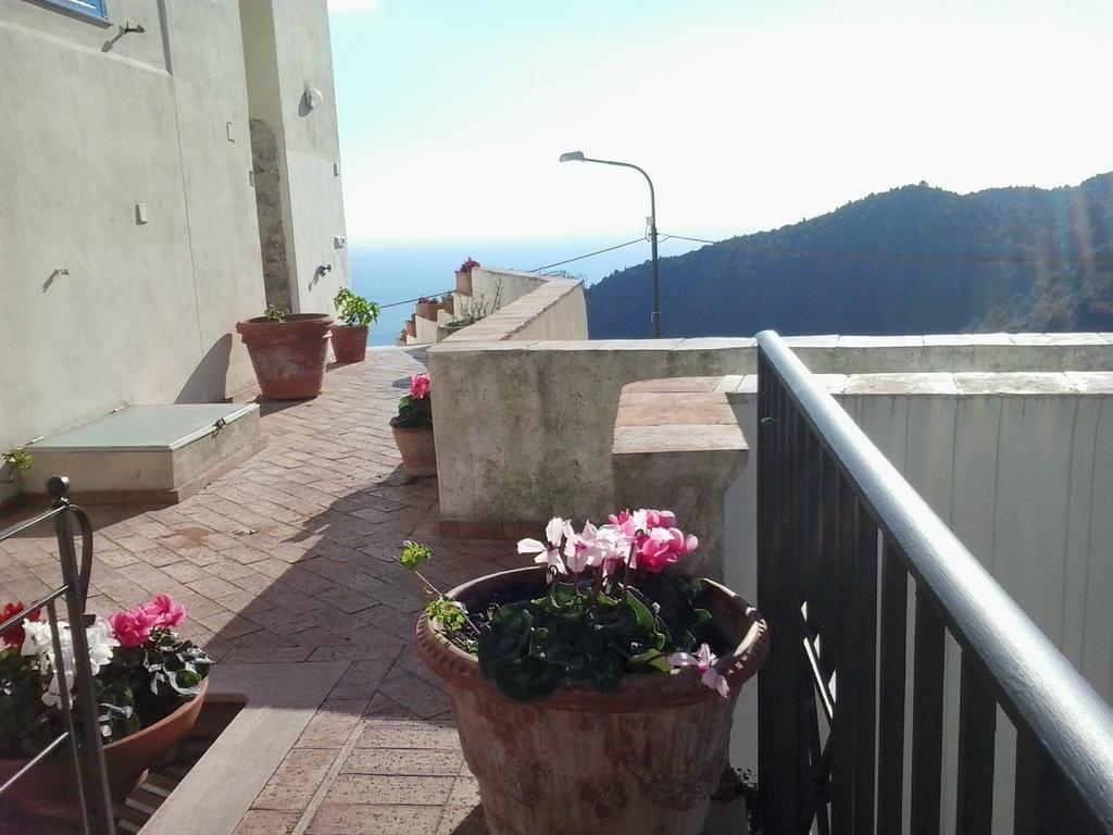 Le Terrazze Di Cristina Bed & Breakfast Vietri sul Mare Exterior photo